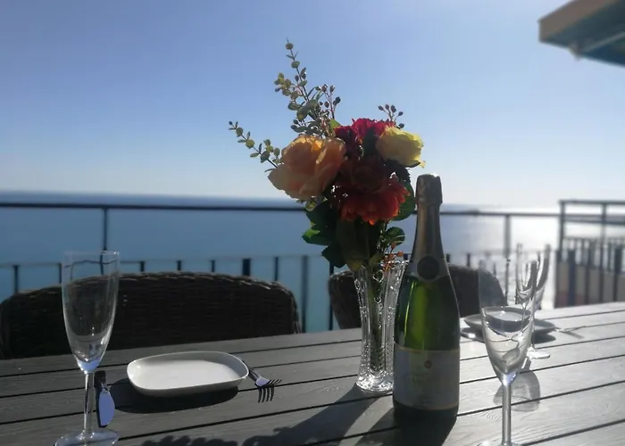 Olimpo - Fuengirola Beachfront Newly Renovated Apartment